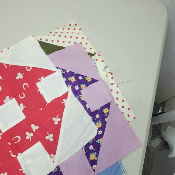 Beautiful quilting blocks vintage fabric 10" x 10" lot of 21 blocks - Picture 4 of 11